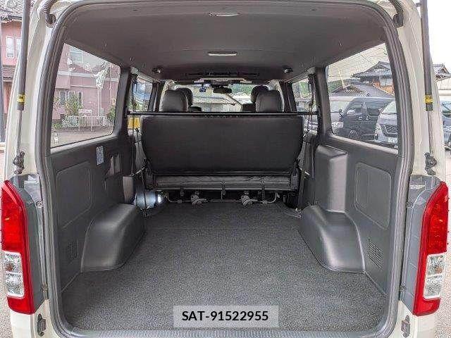 Toyota HIACE VAN 2019-08 6678522-11