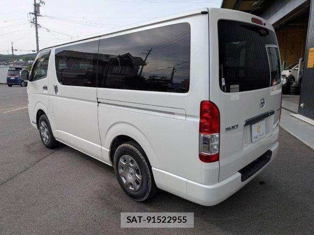 Toyota HIACE VAN 2019-08 6678522-21