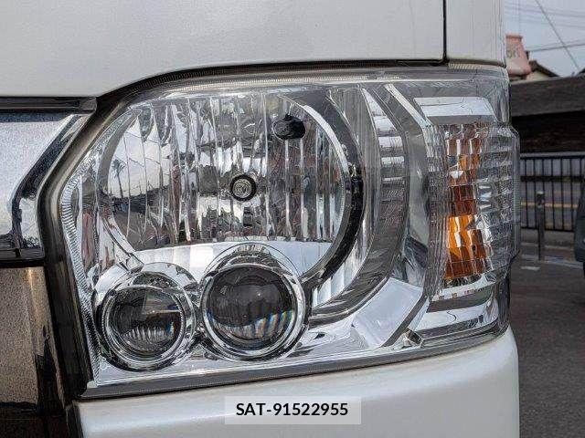 Toyota HIACE VAN 2019-08 6678522-23