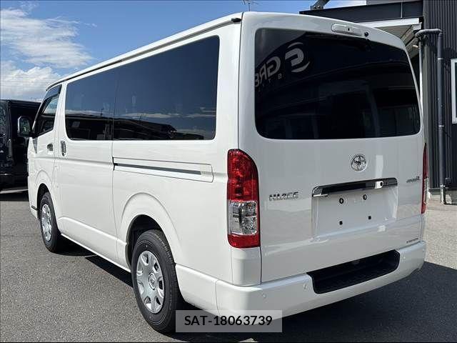 Toyota HIACE VAN 2025-11 6678514-15