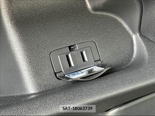 Toyota HIACE VAN 2025-11 6678514-16
