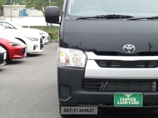 Toyota HIACE VAN 2022-03 6678521-23