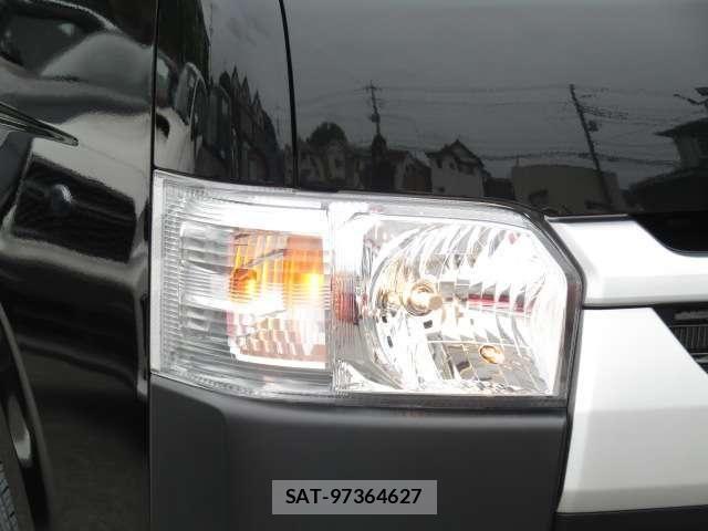 Toyota HIACE VAN 2022-03 6678521-24