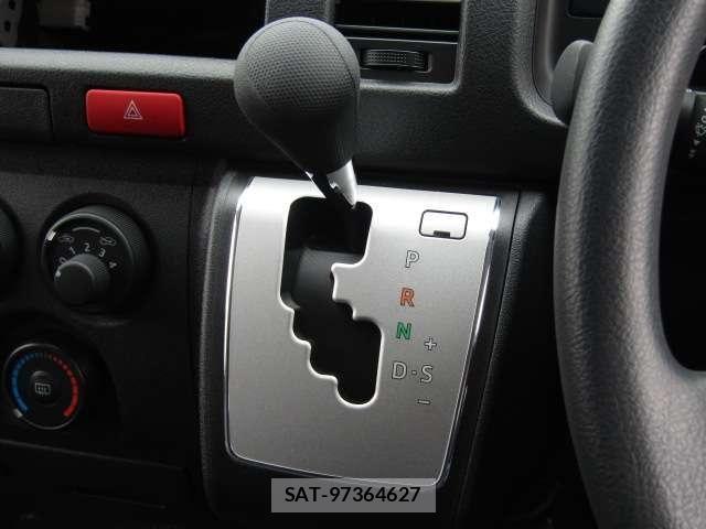 Toyota HIACE VAN 2022-03 6678521-8