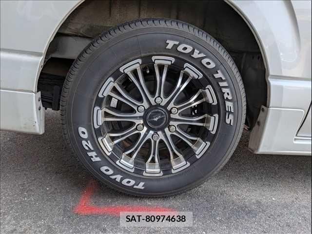Toyota HIACE VAN 2012-08 6678524-25