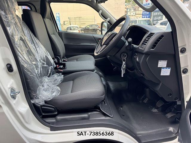 Toyota HIACE VAN 2026-03 6678516-9