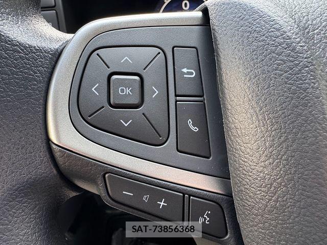 Toyota HIACE VAN 2026-03 6678516-17