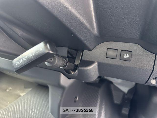 Toyota HIACE VAN 2026-03 6678516-25
