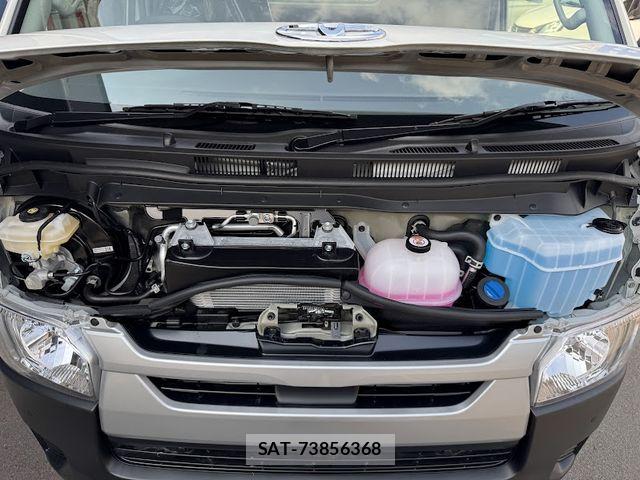 Toyota HIACE VAN 2026-03 6678516-6