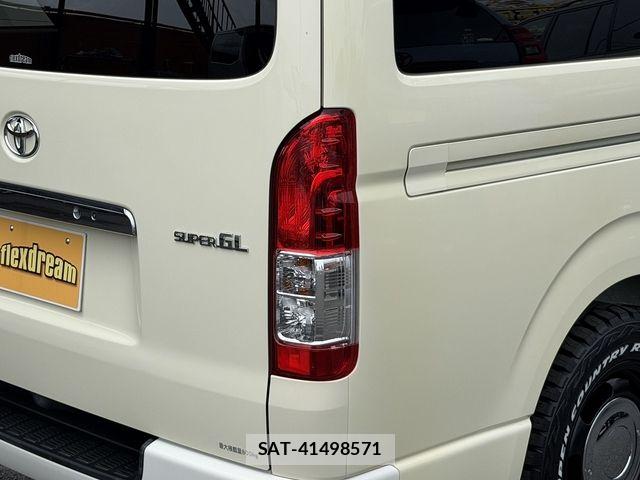 Toyota HIACE VAN 2018-04 6684054-17