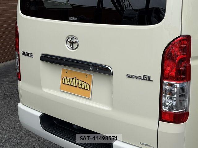Toyota HIACE VAN 2018-04 6684054-18