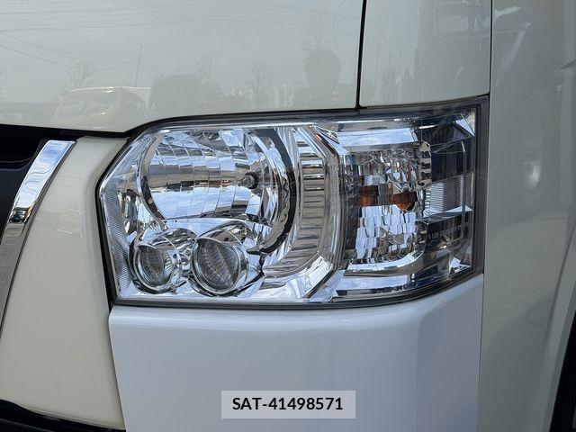 Toyota HIACE VAN 2018-04 6684054-5