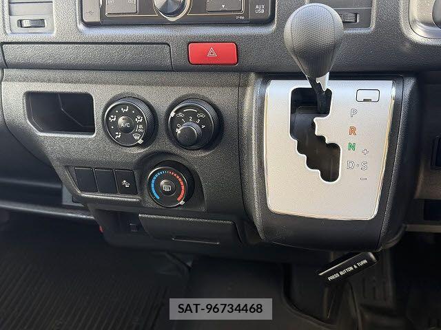 Toyota HIACE VAN 2021-03 6682926-9