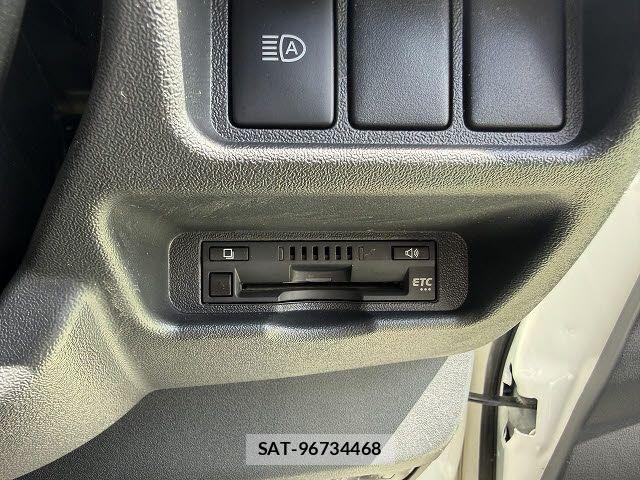 Toyota HIACE VAN 2021-03 6682926-12