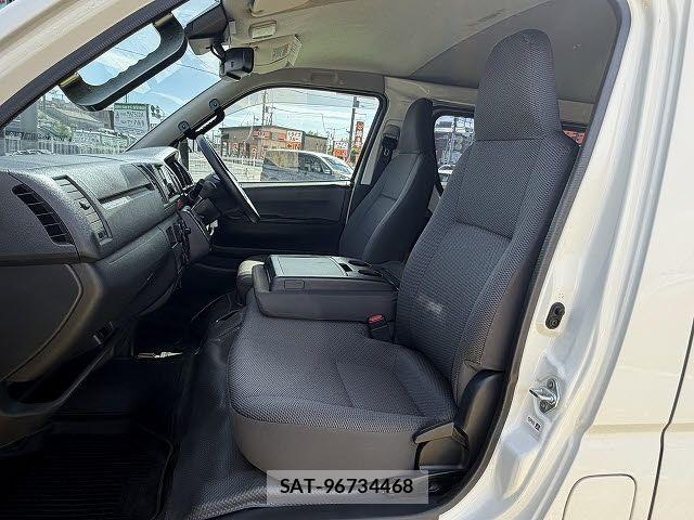 Toyota HIACE VAN 2021-03 6682926-8