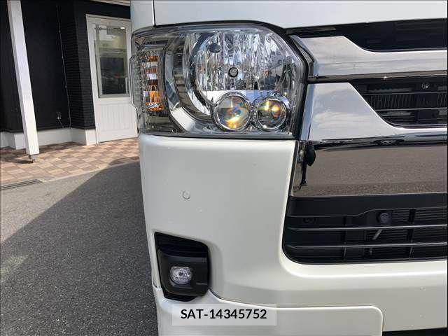 Toyota HIACE VAN 2024-05 6682925-9