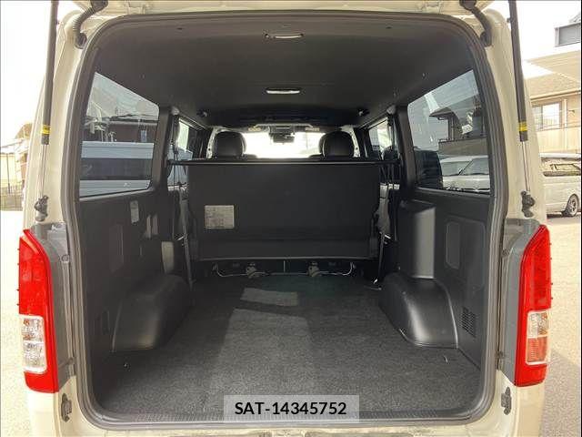 Toyota HIACE VAN 2024-05 6682925-19