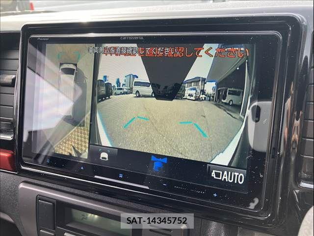 Toyota HIACE VAN 2024-05 6682925-5