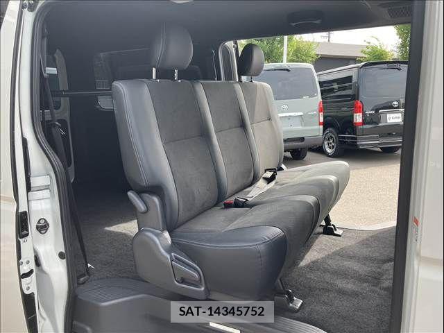 Toyota HIACE VAN 2024-05 6682925-7