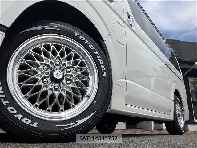 Toyota HIACE VAN 2024-05 6682925-8