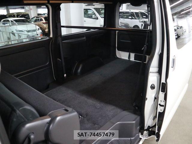 Toyota HIACE VAN 2023-03 6691319-13
