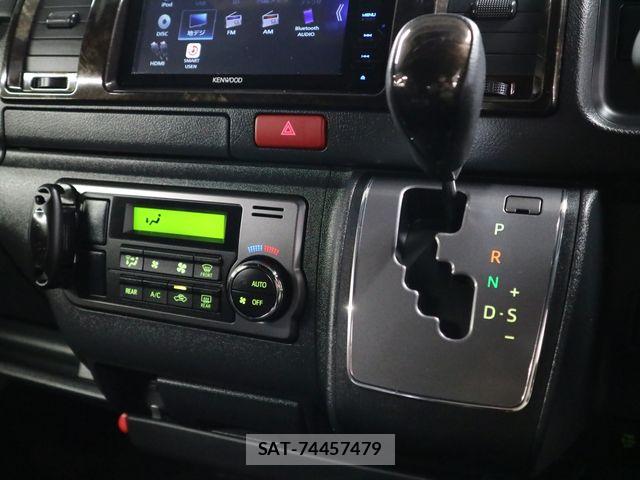Toyota HIACE VAN 2023-03 6691319-19