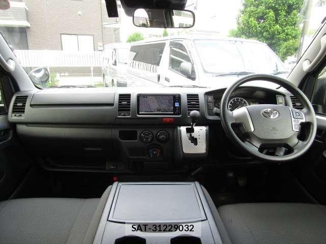 Toyota HIACE VAN 2023-02 6717583-10