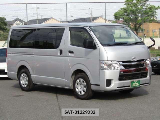 Toyota HIACE VAN 2023-02 6717583-11