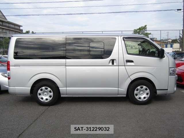 Toyota HIACE VAN 2023-02 6717583-16
