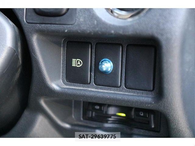 Toyota HIACE VAN 2022-01 6717580-9