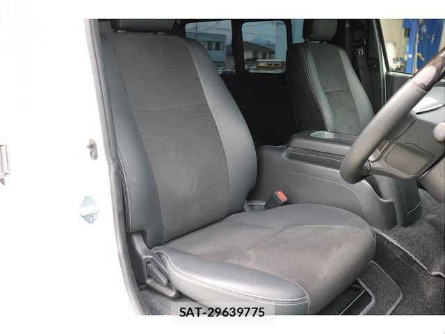 Toyota HIACE VAN 2022-01 6717580-10