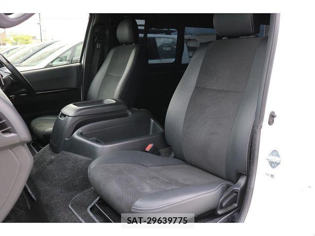 Toyota HIACE VAN 2022-01 6717580-11