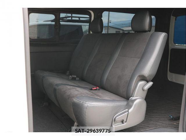 Toyota HIACE VAN 2022-01 6717580-12