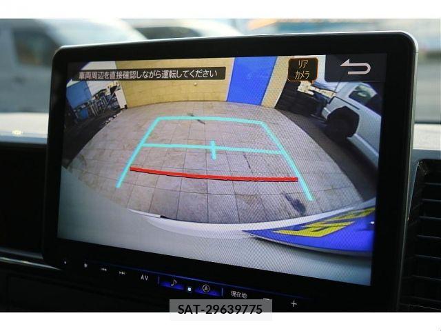 Toyota HIACE VAN 2022-01 6717580-5