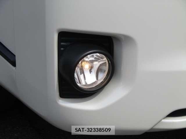 Toyota HIACE VAN 2020-06 6717585-26