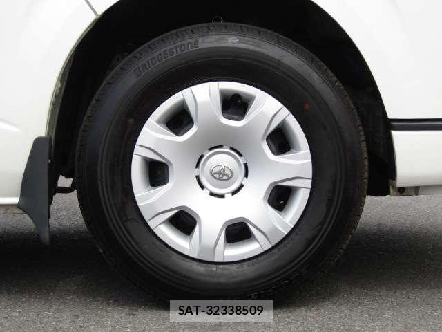 Toyota HIACE VAN 2020-06 6717585-28