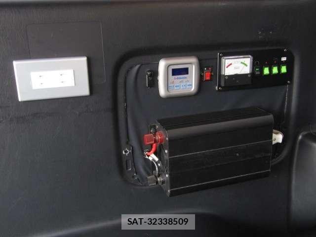 Toyota HIACE VAN 2020-06 6717585-3