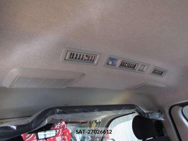 Toyota HIACE VAN 2026-03 6717575-7