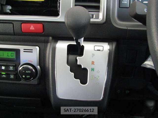 Toyota HIACE VAN 2026-03 6717575-8