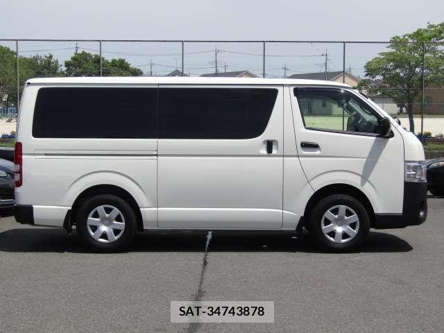 Toyota HIACE VAN 2021-08 6717588-25