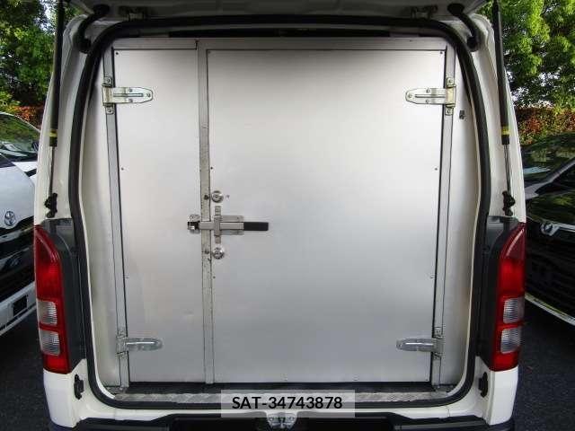 Toyota HIACE VAN 2021-08 6717588-4