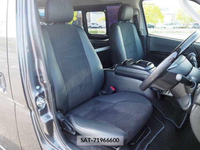 Toyota HIACE VAN 2016-10 6717589-17