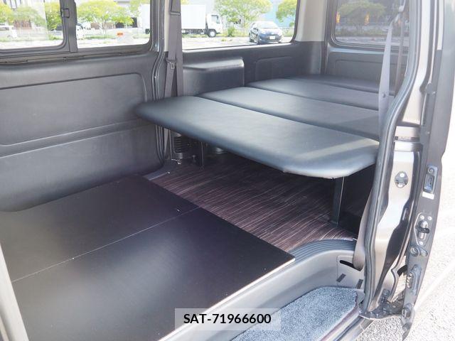Toyota HIACE VAN 2016-10 6717589-19