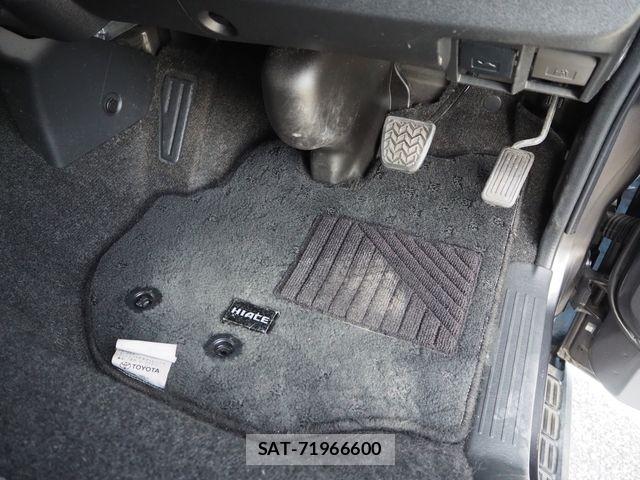 Toyota HIACE VAN 2016-10 6717589-20
