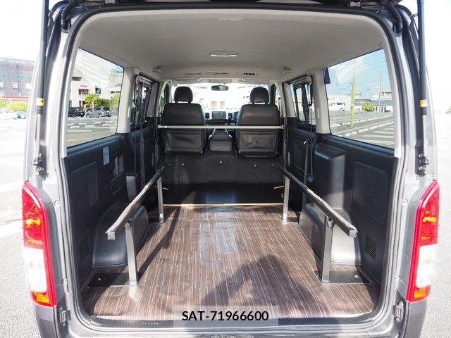 Toyota HIACE VAN 2016-10 6717589-23