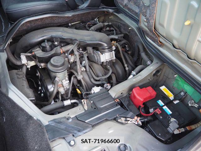 Toyota HIACE VAN 2016-10 6717589-24