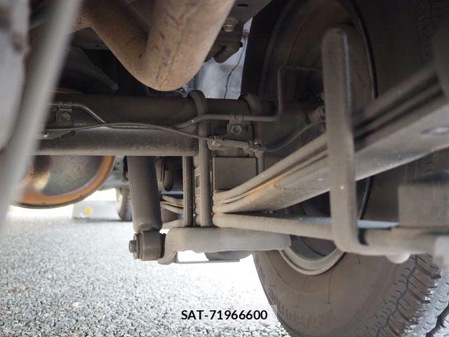Toyota HIACE VAN 2016-10 6717589-27