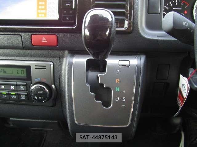Toyota HIACE VAN 2021-12 6717581-6
