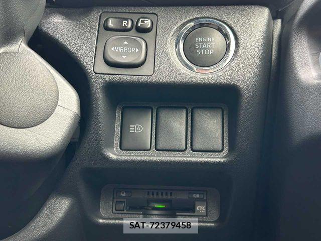 Toyota HIACE VAN 2021-06 6753619-12