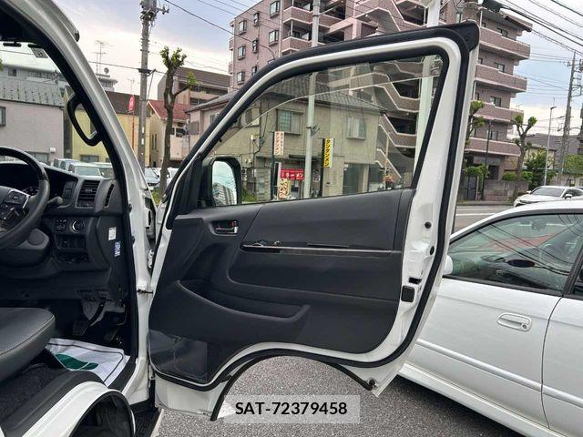 Toyota HIACE VAN 2021-06 6753619-16